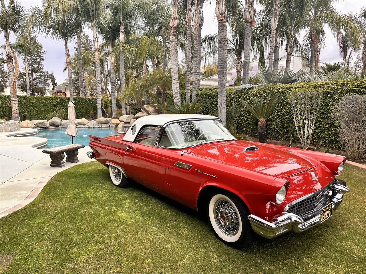 Ford-Thunderbird-1957-Red-White-5