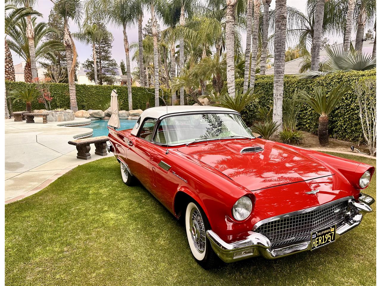 Ford-Thunderbird-1957-Red-White-6