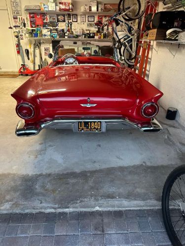 Ford-Thunderbird-1957-Red-White-Top-White-2