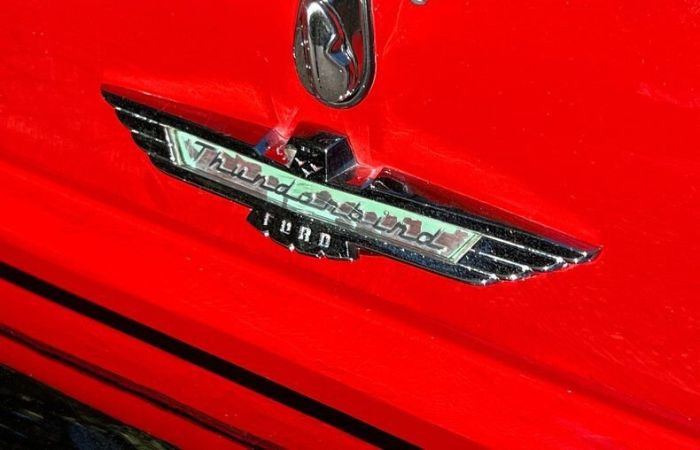 Ford-Thunderbird-1957-Torch-RedColonial-W-RedWhite-Vinyl-20