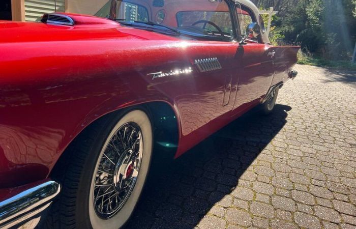 Ford-Thunderbird-1957-Torch-RedColonial-W-RedWhite-Vinyl-3
