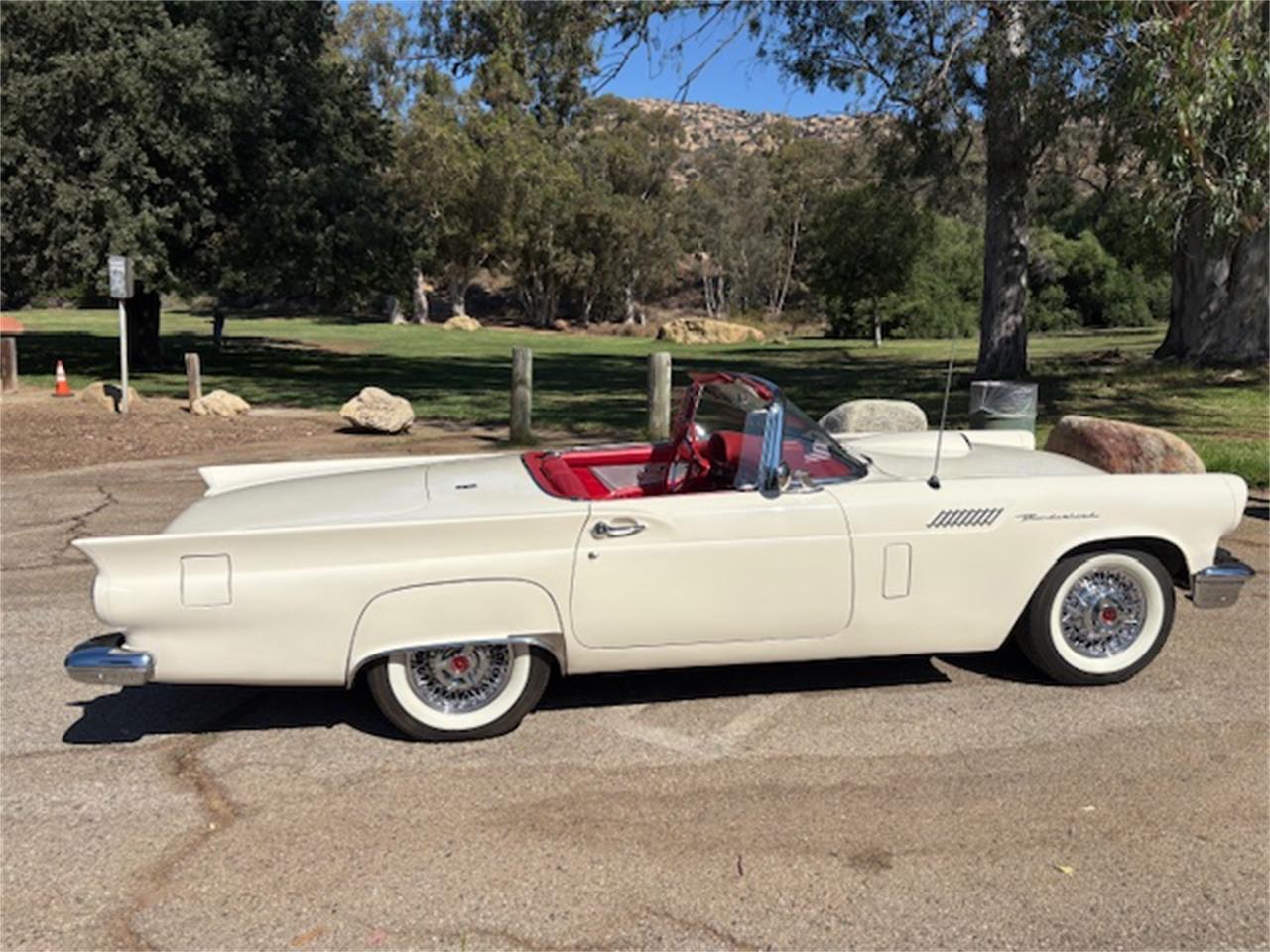Ford-Thunderbird-1957-WHITE-RED-6