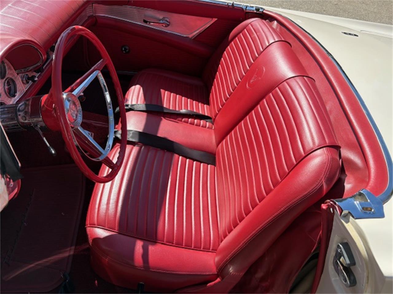 Ford-Thunderbird-1957-WHITE-RED-8