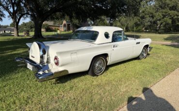 Ford-Thunderbird-1957-White-Peacock-Blue-10