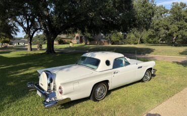 Ford-Thunderbird-1957-White-Peacock-Blue-11