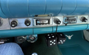 Ford-Thunderbird-1957-White-Peacock-Blue-13
