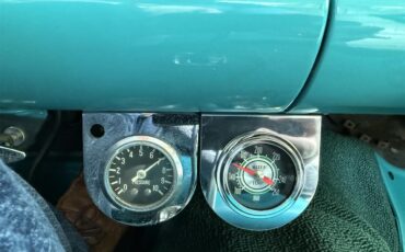 Ford-Thunderbird-1957-White-Peacock-Blue-35
