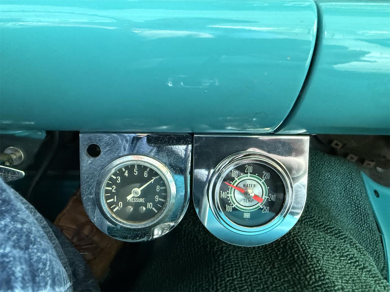 Ford-Thunderbird-1957-White-Peacock-Blue-35