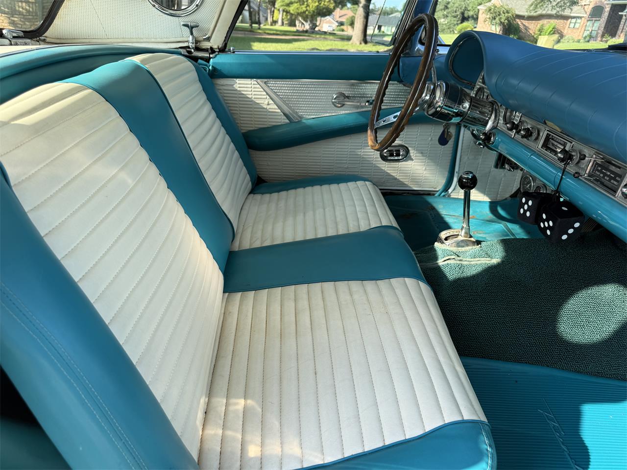 Ford-Thunderbird-1957-White-Peacock-Blue-9