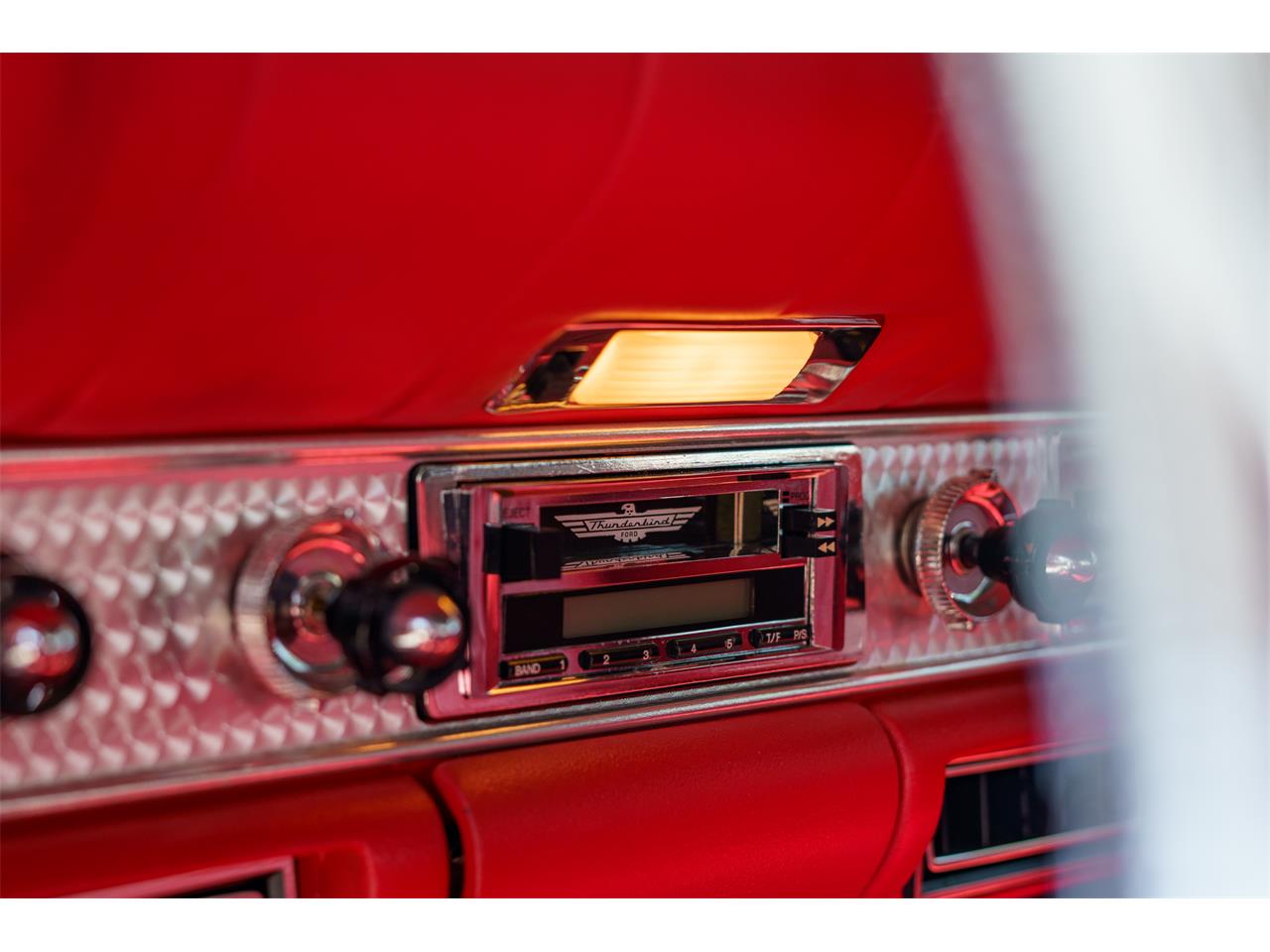 Ford-Thunderbird-1957-White-Red-14