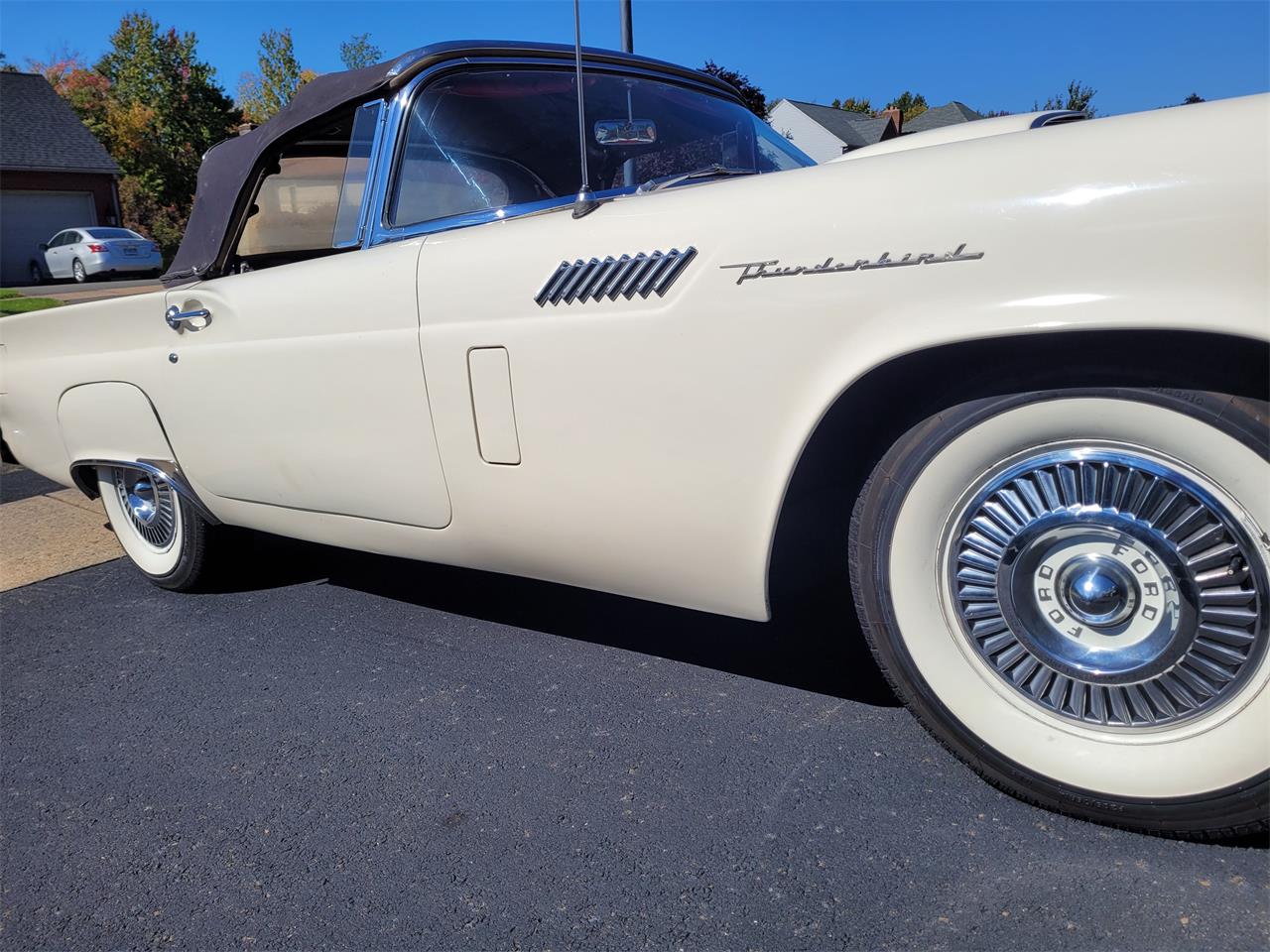 Ford-Thunderbird-1957-White-Red-4