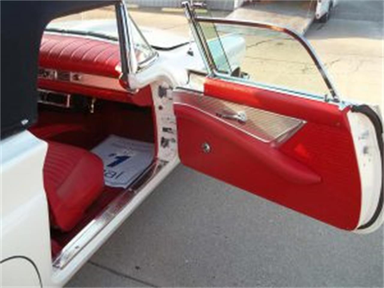 Ford-Thunderbird-1957-White-Red-44