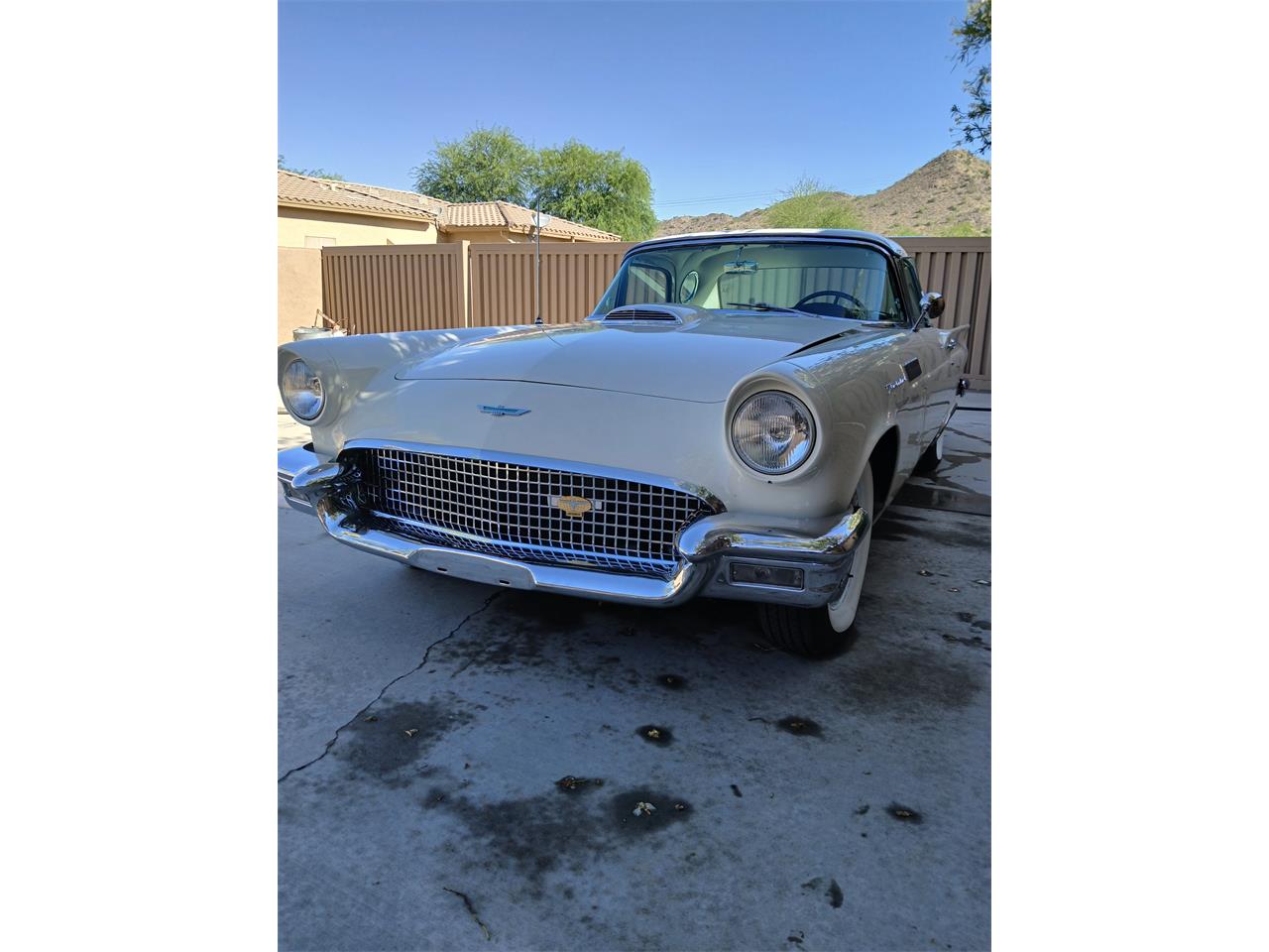 Ford-Thunderbird-1957-colonial-white-blackwhite-5