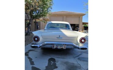 Ford-Thunderbird-1957-colonial-white-blackwhite-8
