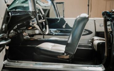 Ford-Thunderbird-1960-Black-Black-Vinyl-17