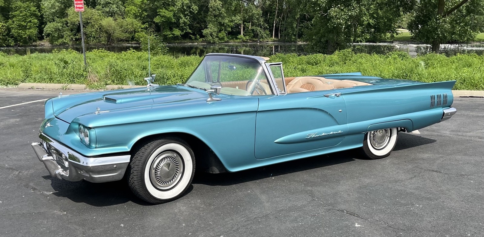 Ford-Thunderbird-1960-Convertible-1