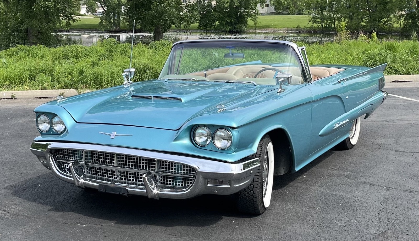 Ford-Thunderbird-1960-Convertible-11