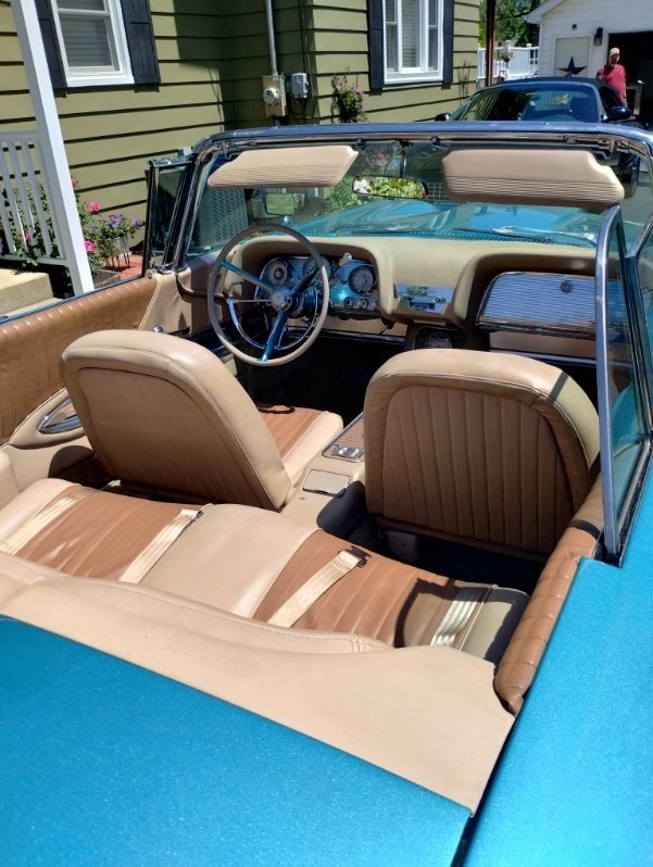 Ford-Thunderbird-1960-Convertible-12