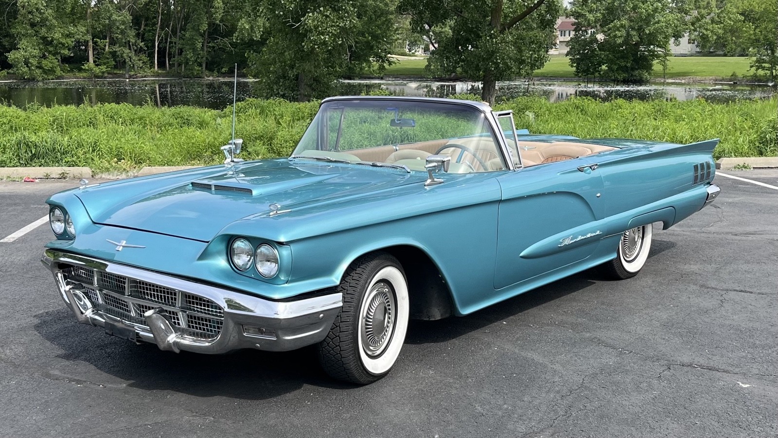 Ford-Thunderbird-1960-Convertible-5