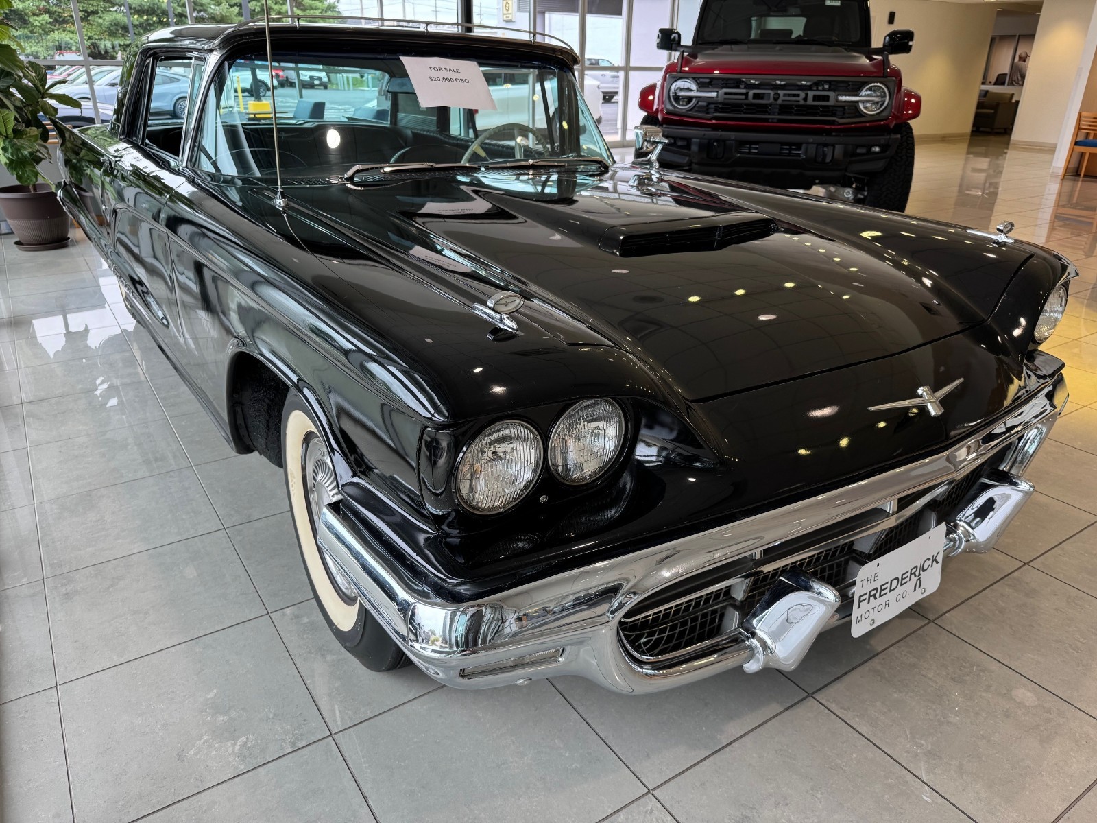 Ford-Thunderbird-1960-Coupe-2