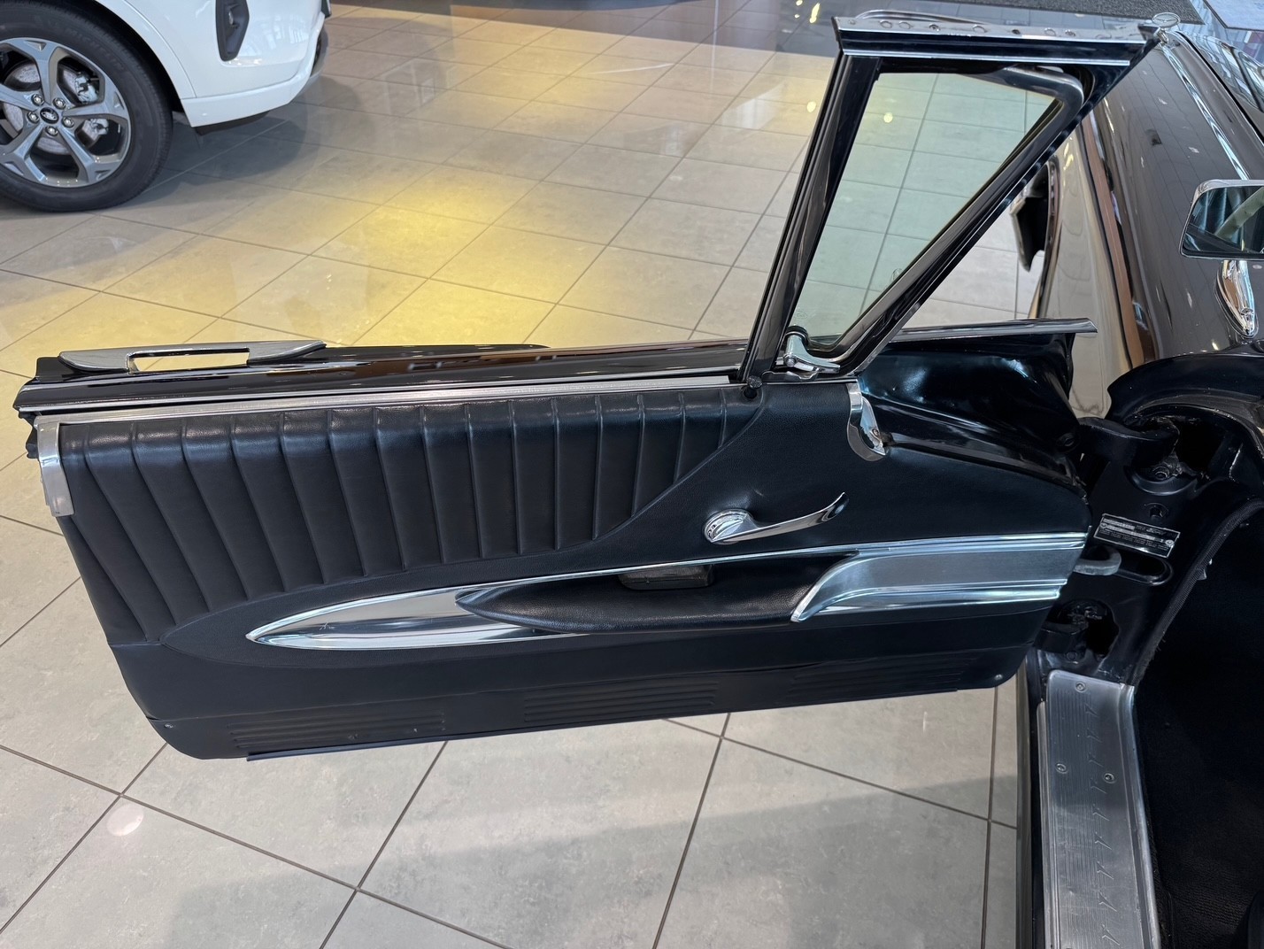 Ford-Thunderbird-1960-Coupe-8