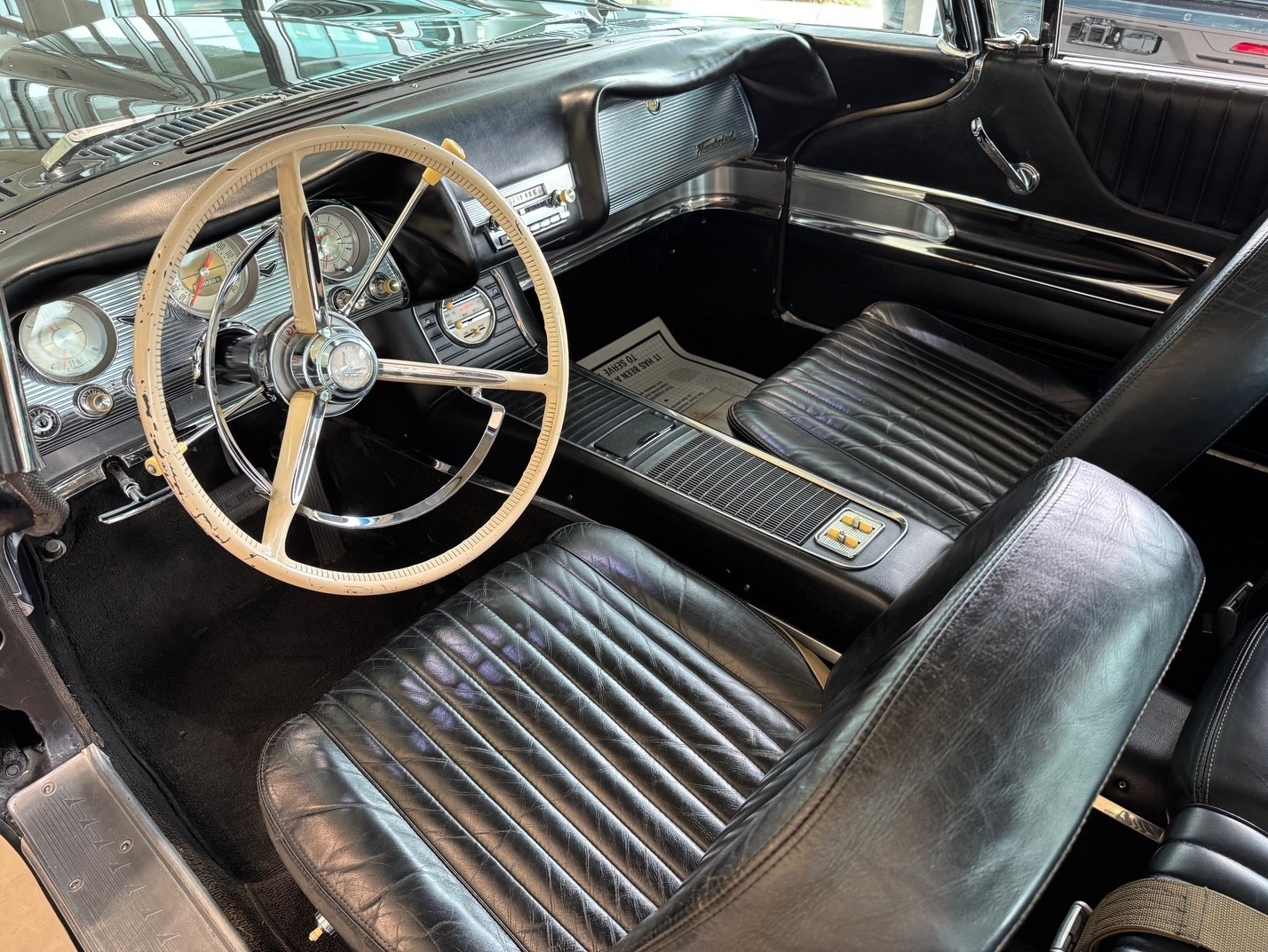 Ford-Thunderbird-1960-Coupe-9