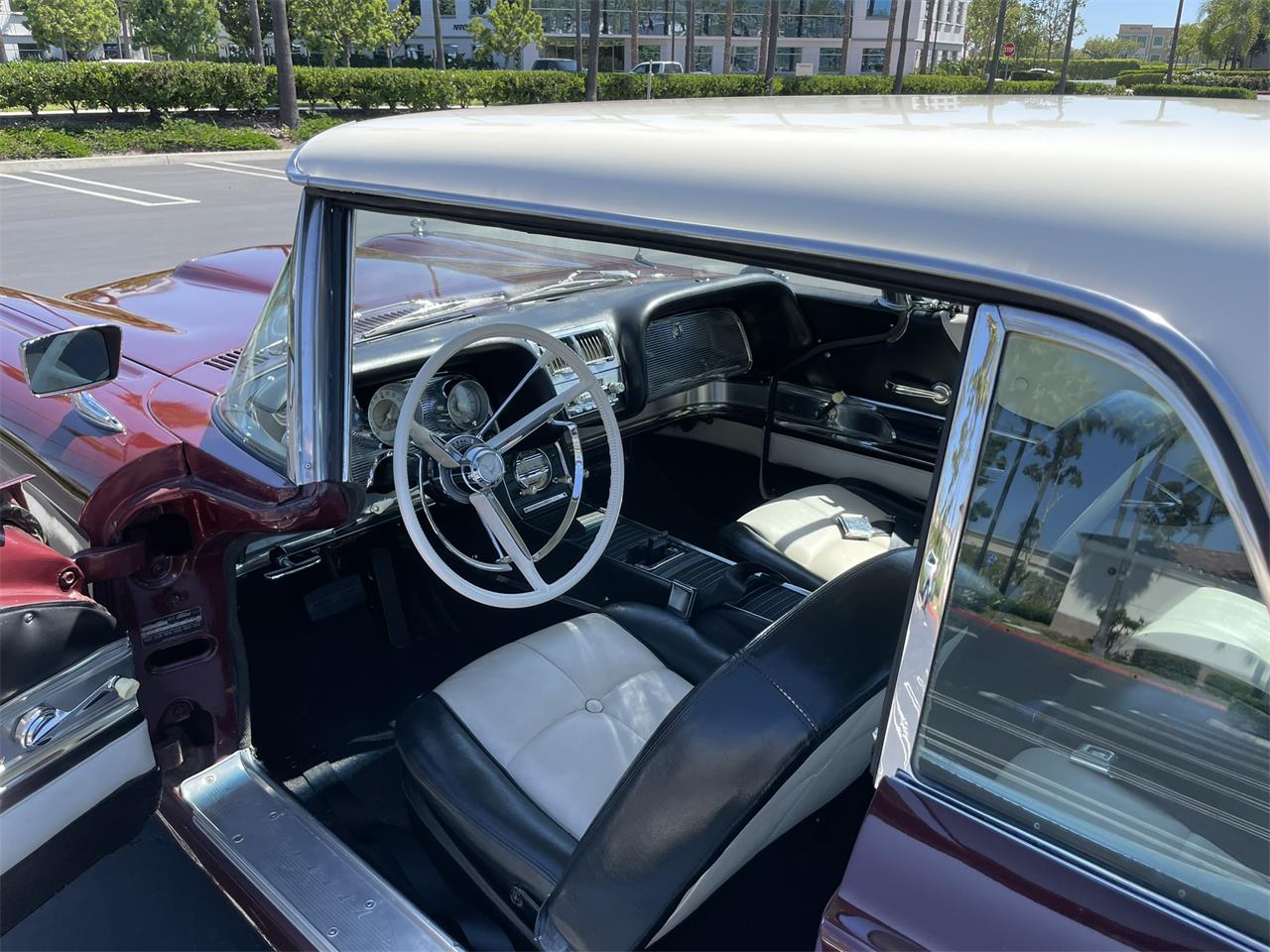 Ford-Thunderbird-1960-Red-Black-And-White-8