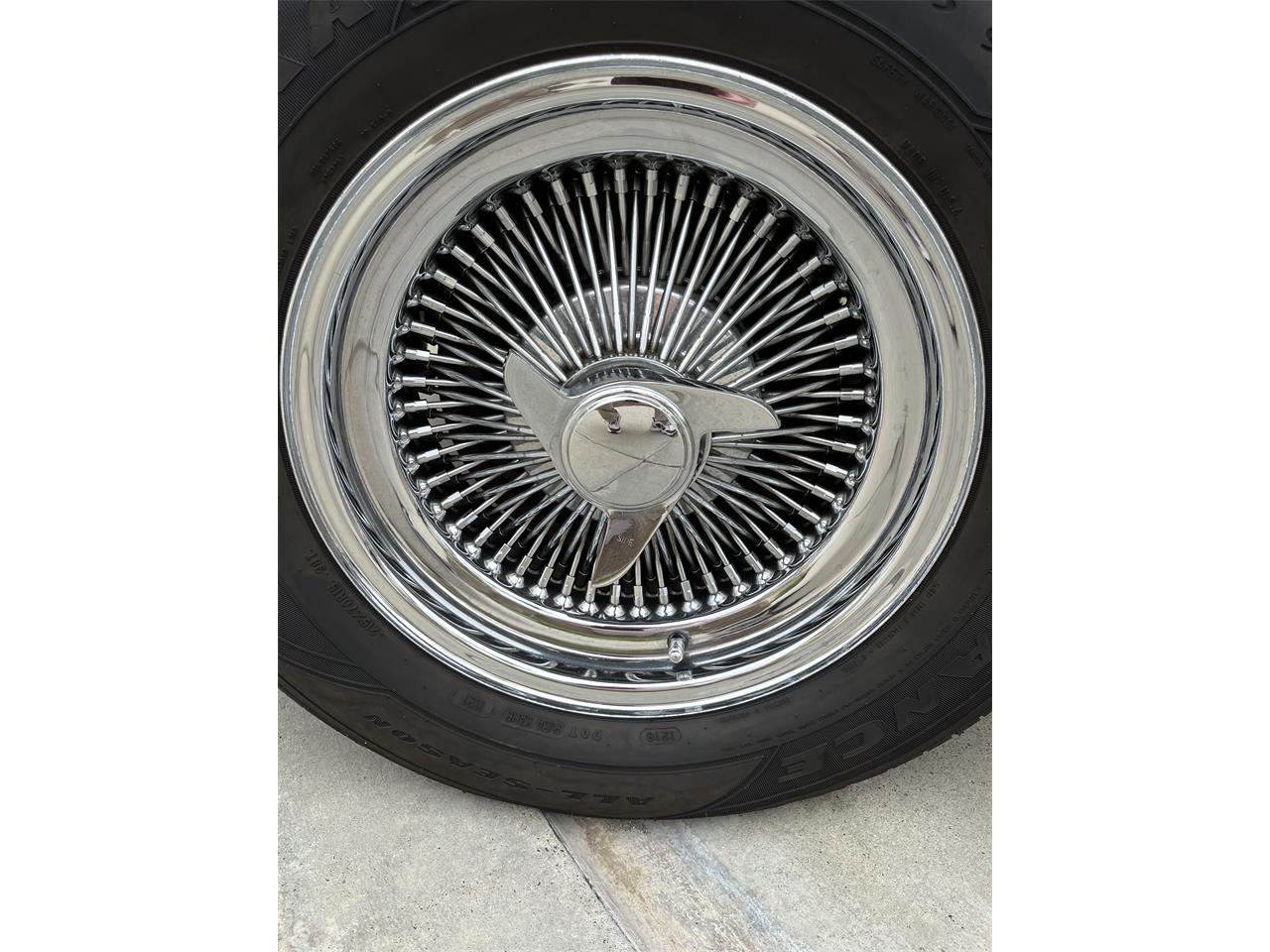 Ford-Thunderbird-1960-Red-amp-White-custom-2-tone-tans-26