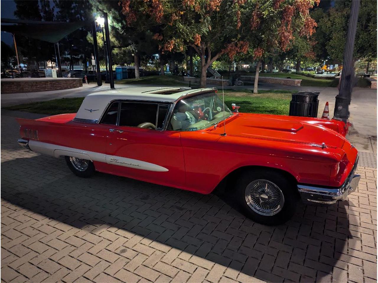 Ford-Thunderbird-1960-Red-amp-White-custom-2-tone-tans-3