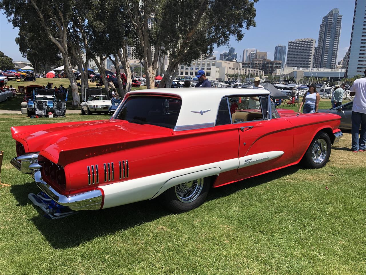 Ford-Thunderbird-1960-Red-amp-White-custom-2-tone-tans-4