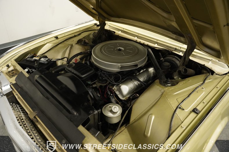 Ford-Thunderbird-1962-Champagne-Beige-Black-27
