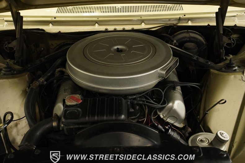 Ford-Thunderbird-1962-Champagne-Beige-Black-29