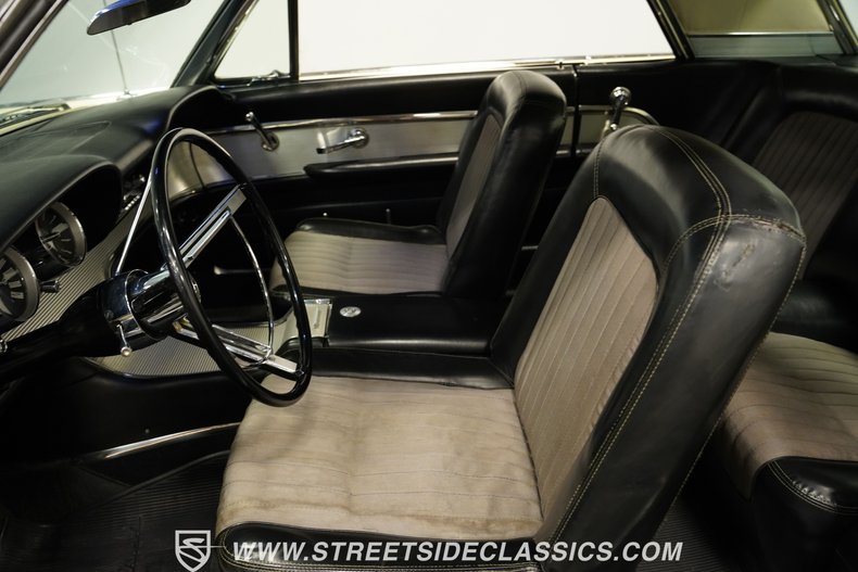 Ford-Thunderbird-1962-Champagne-Beige-Black-34