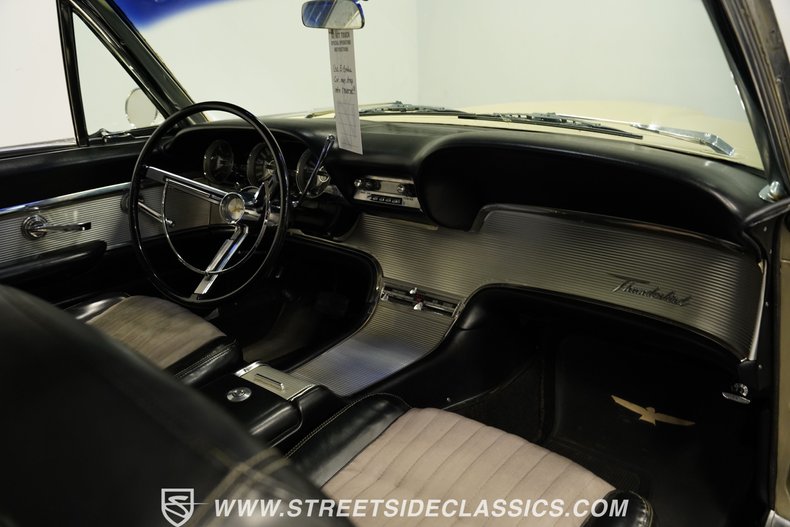 Ford-Thunderbird-1962-Champagne-Beige-Black-45