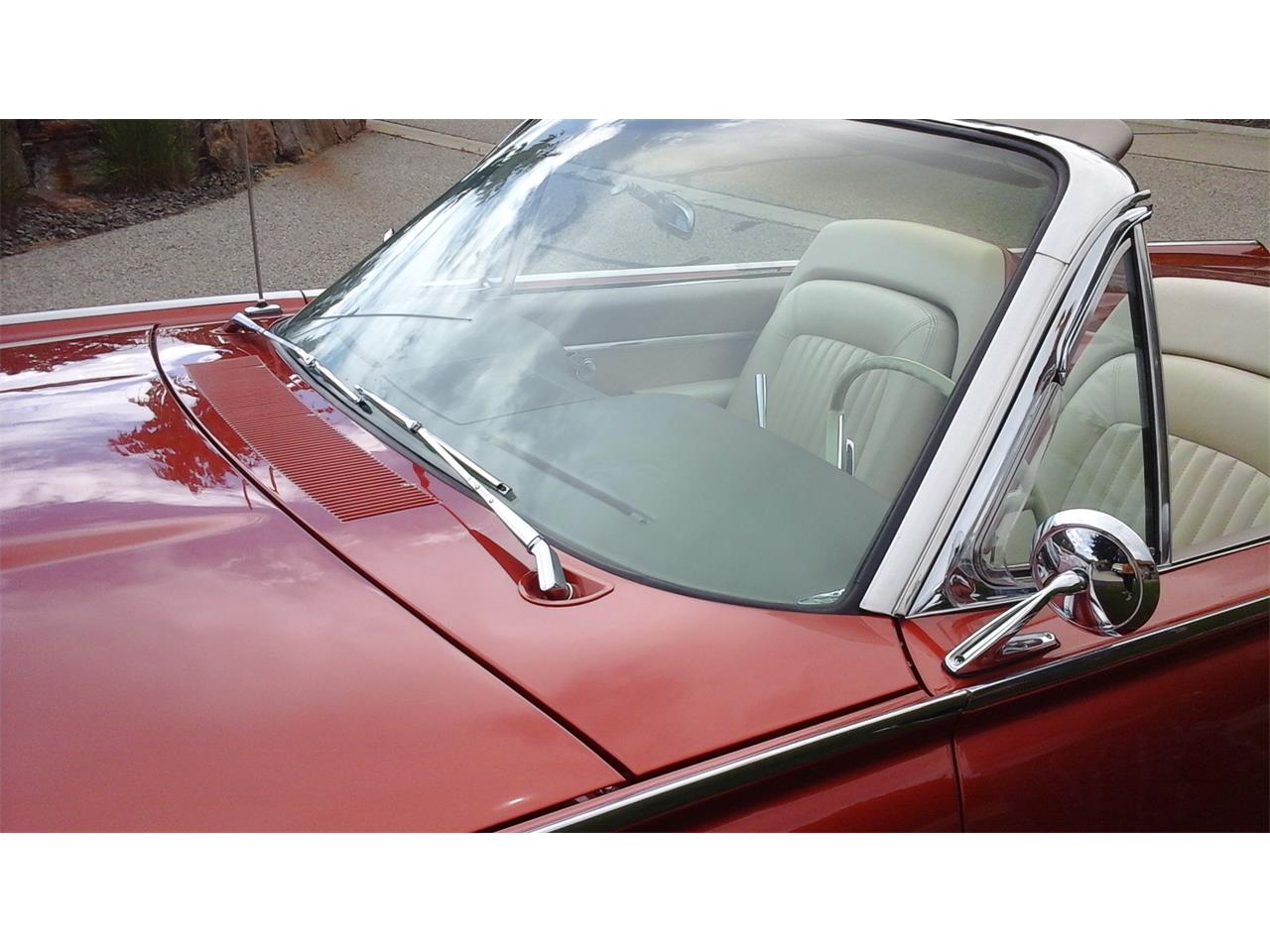 Ford-Thunderbird-1962-Chestnut-Pearlescent-Beige-1