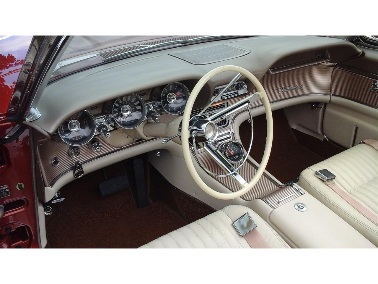 Ford-Thunderbird-1962-Chestnut-Pearlescent-Beige-20