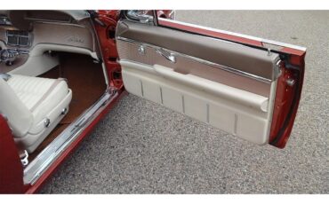Ford-Thunderbird-1962-Chestnut-Pearlescent-Beige-23