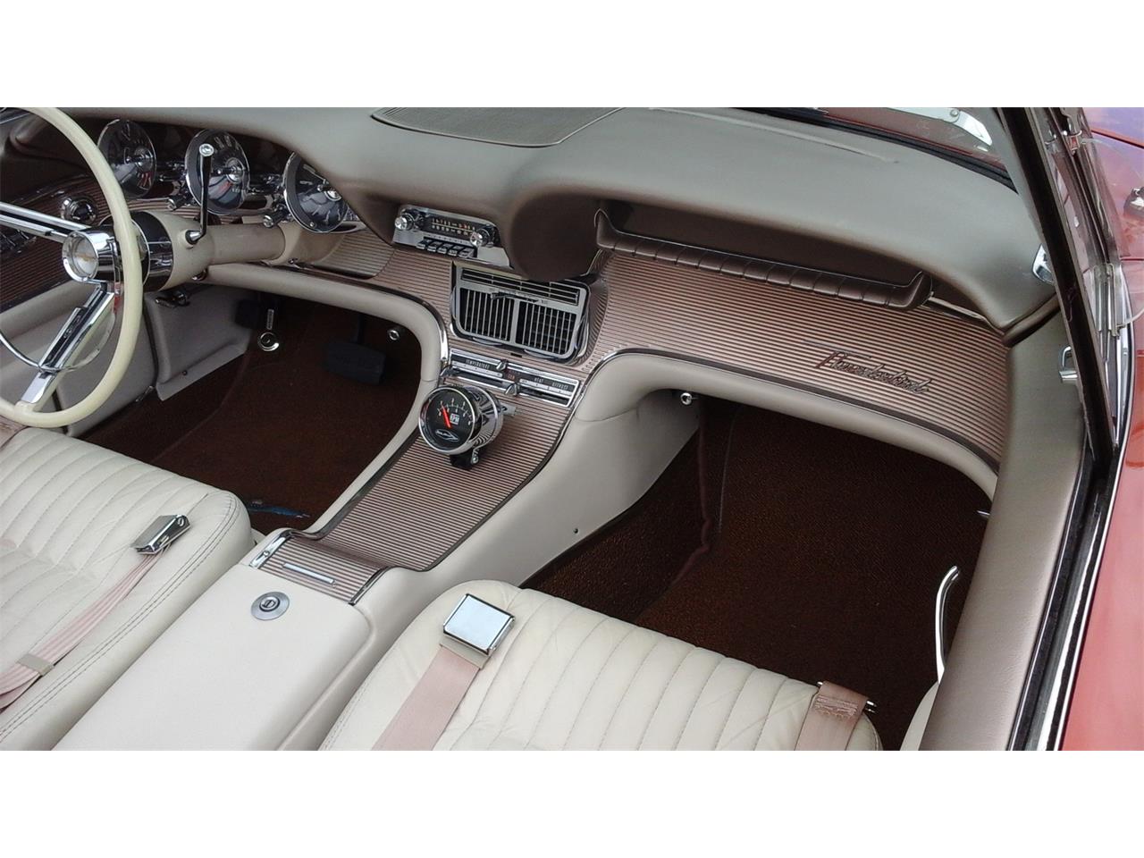 Ford-Thunderbird-1962-Chestnut-Pearlescent-Beige-25