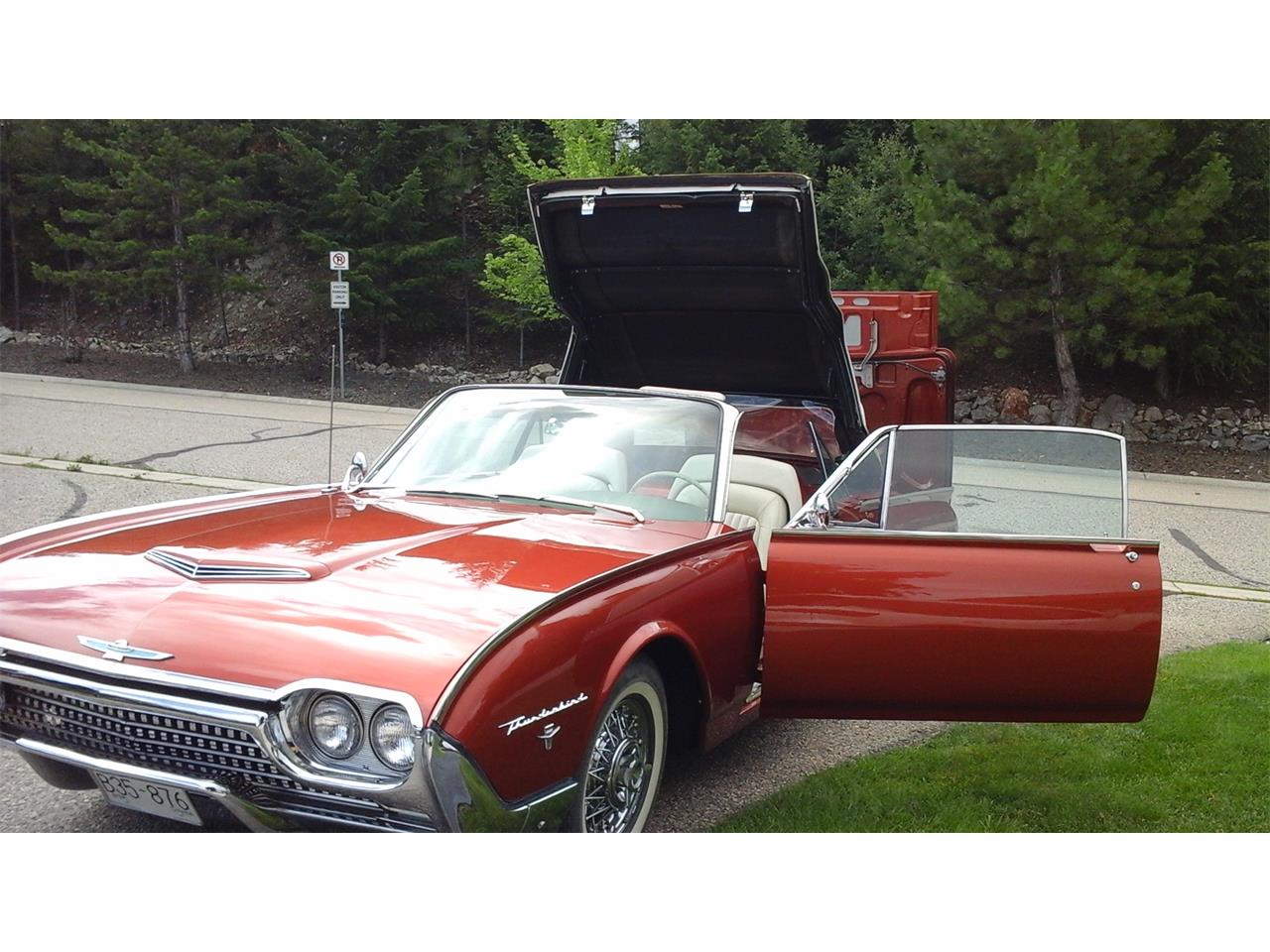 Ford-Thunderbird-1962-Chestnut-Pearlescent-Beige-35