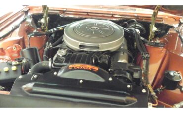 Ford-Thunderbird-1962-Chestnut-Pearlescent-Beige-8