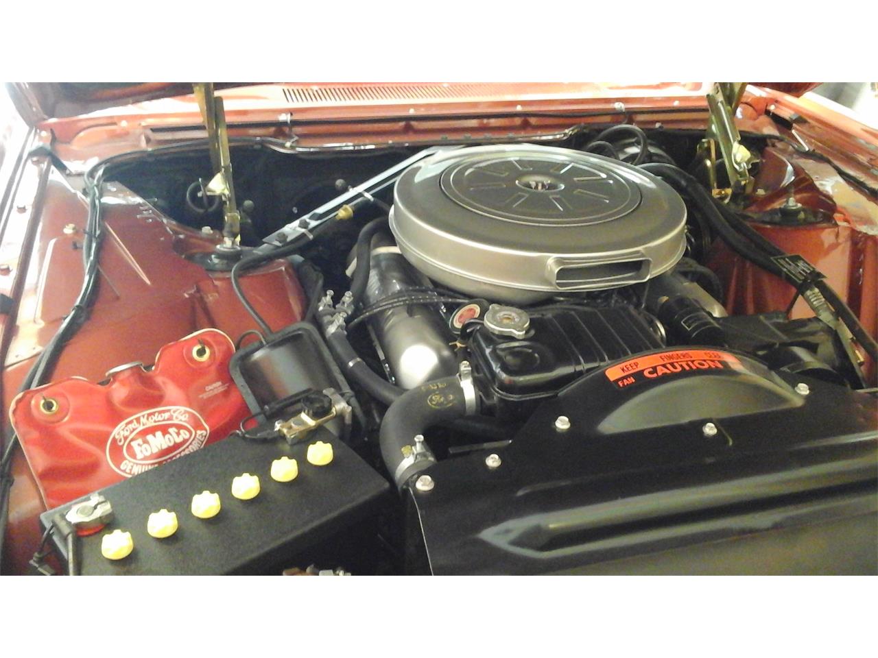 Ford-Thunderbird-1962-Chestnut-Pearlescent-Beige-9