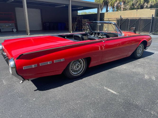 Ford-Thunderbird-1962-Red-5