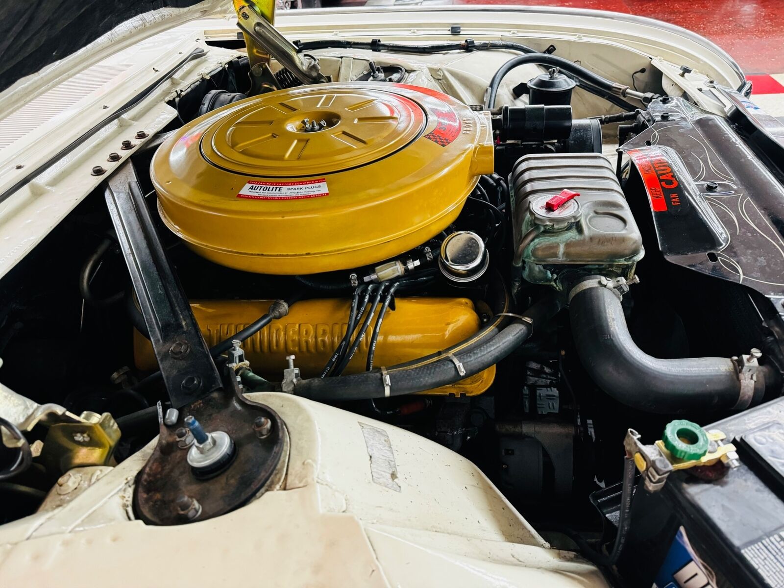 Ford-Thunderbird-1963-Coupe-10