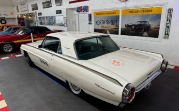 Ford-Thunderbird-1963-Coupe-2