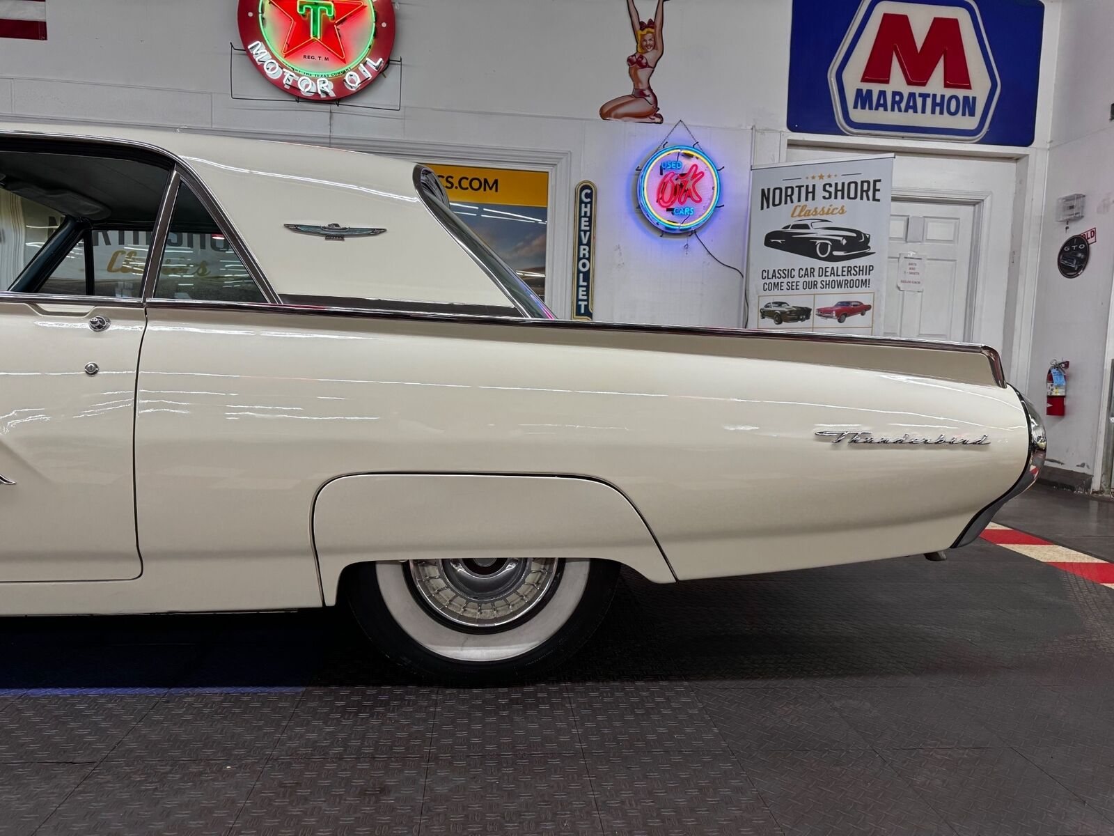 Ford-Thunderbird-1963-Coupe-23
