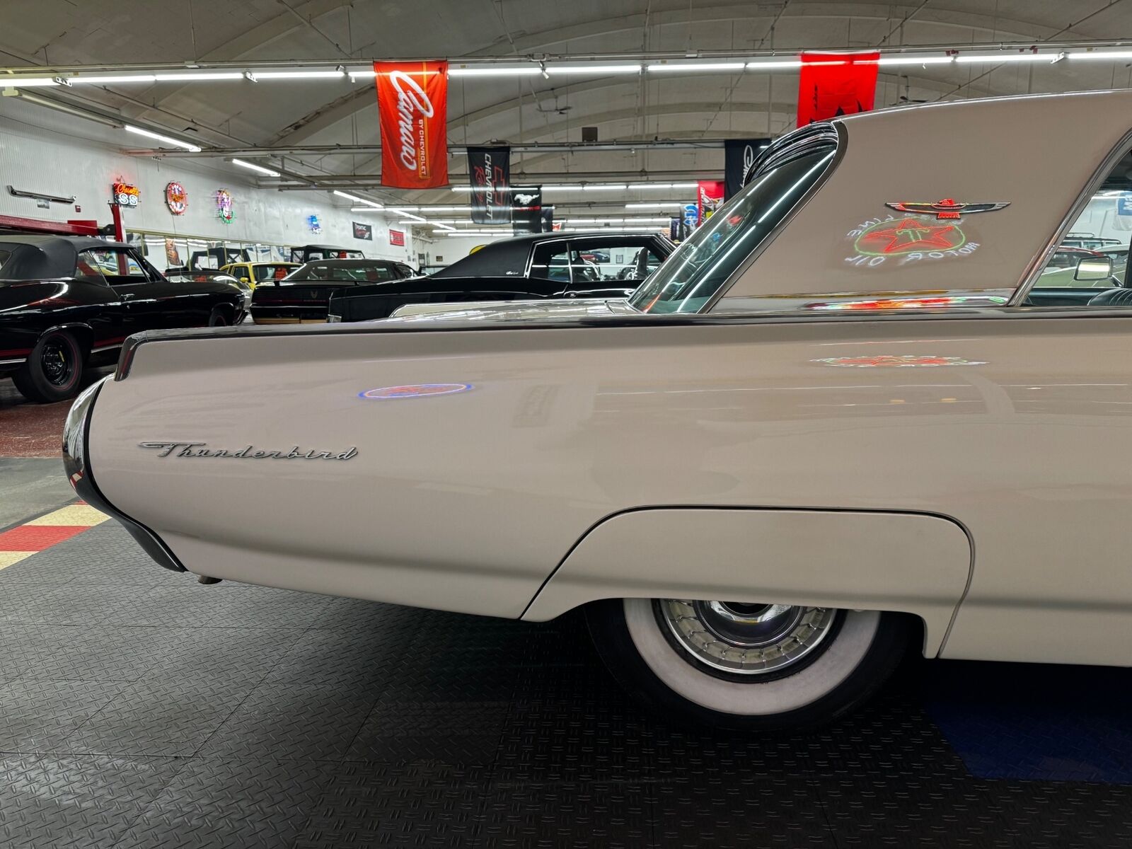 Ford-Thunderbird-1963-Coupe-25