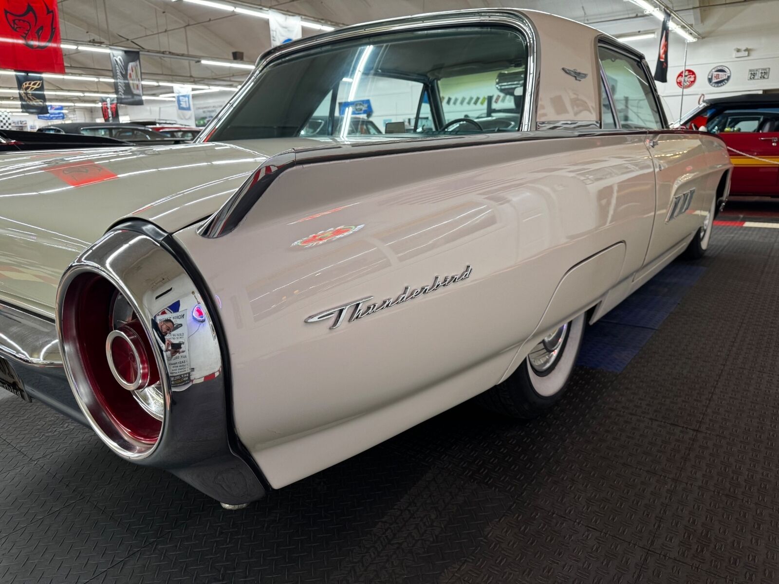 Ford-Thunderbird-1963-Coupe-28