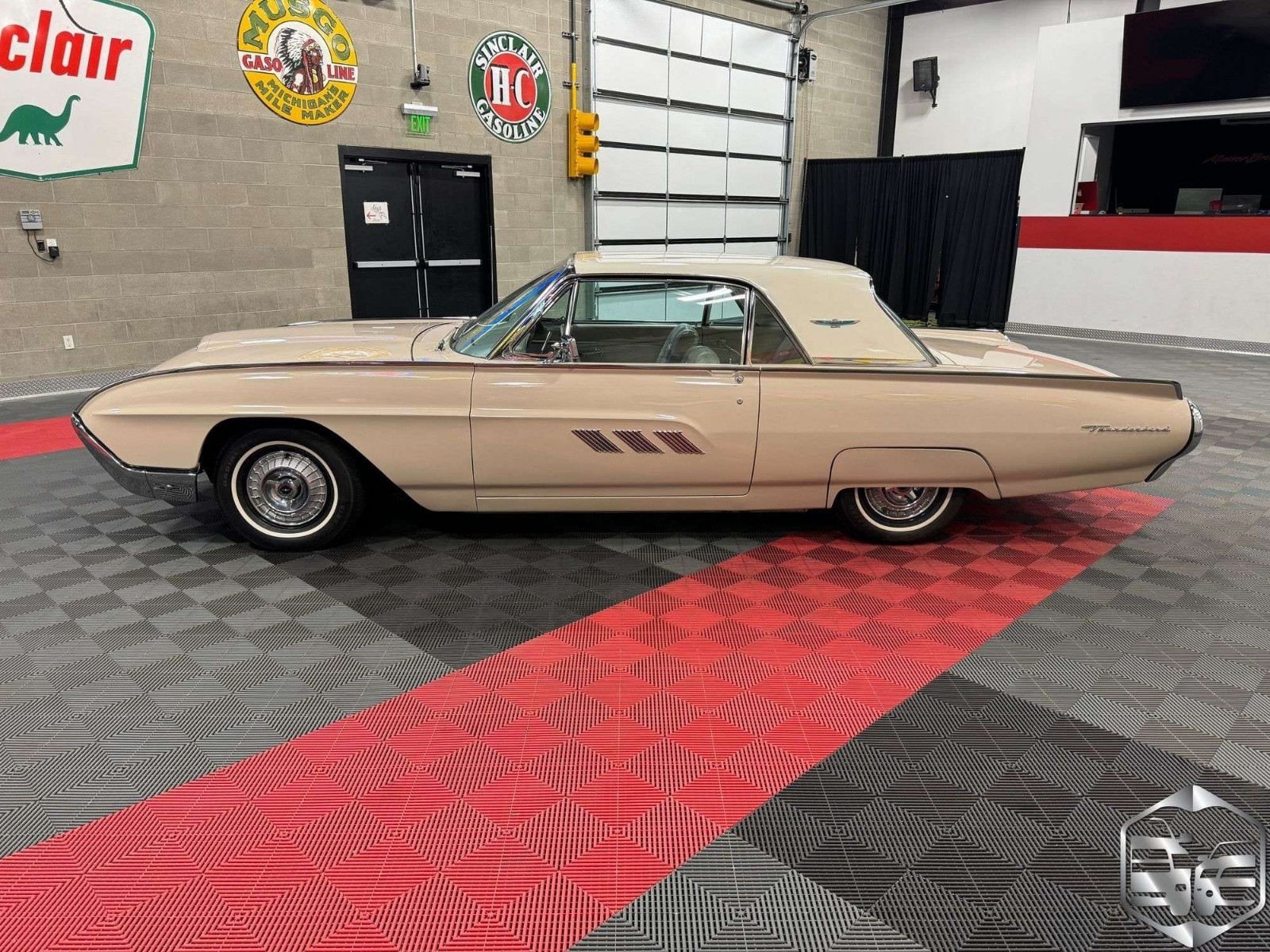 Ford-Thunderbird-1963-Coupe-5