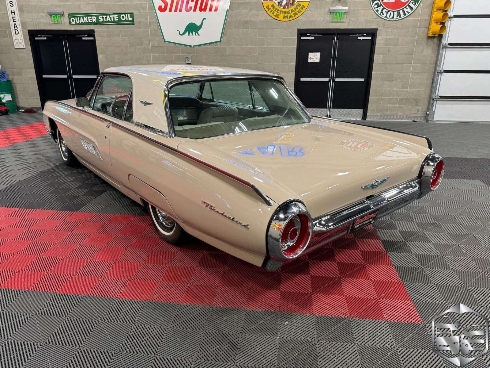 Ford-Thunderbird-1963-Coupe-6