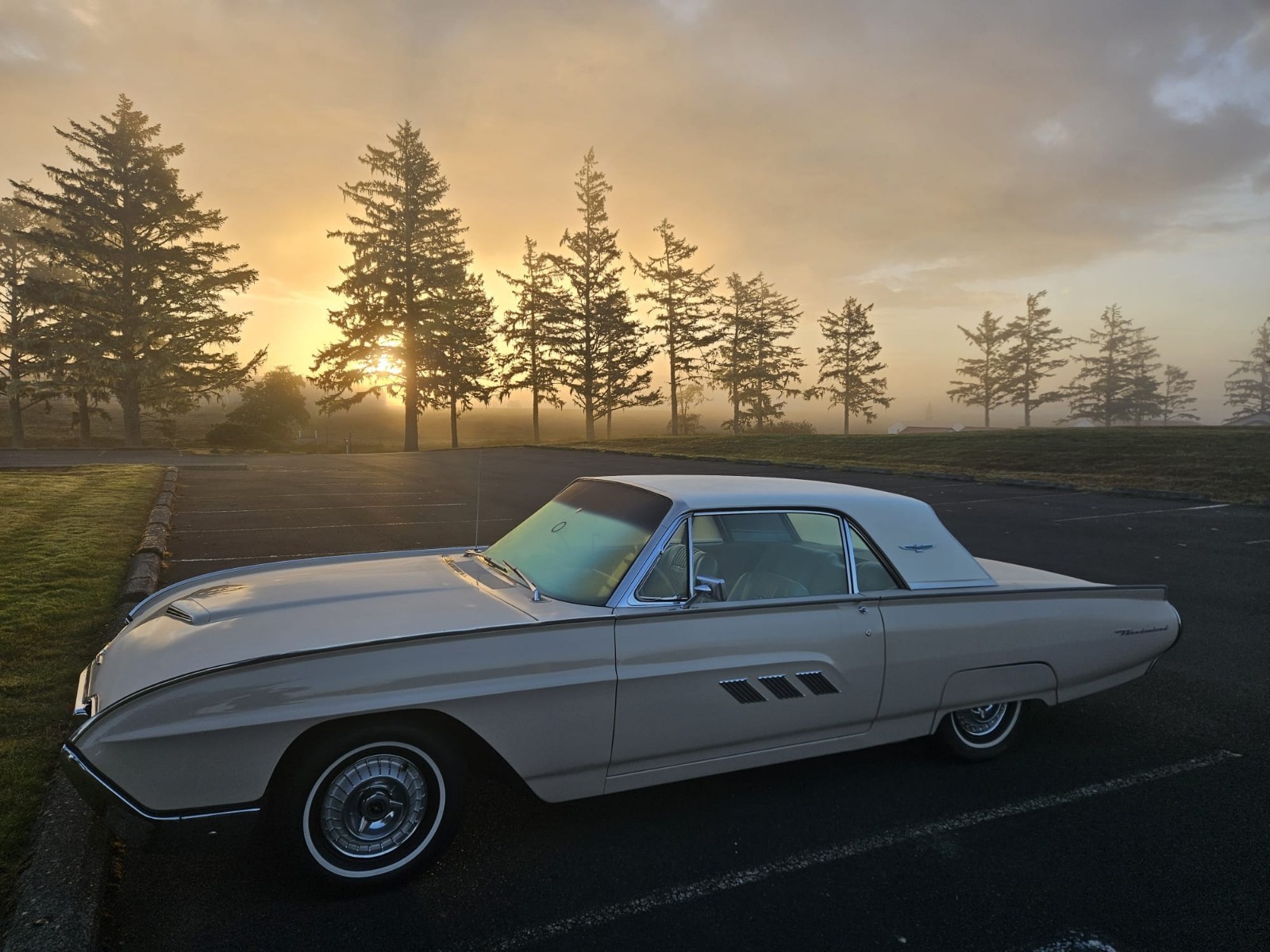 Ford-Thunderbird-1963-Coupe-7